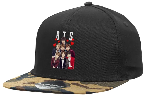 BTS hearts — Καπέλο Ενηλίκων Flat Snapback Μαύρο/Παραλλαγή, (100% ΒΑΜΒΑΚΕΡΟ TWILL, ΕΝΗΛΙΚΩΝ, UNISEX, ONE SIZE)
