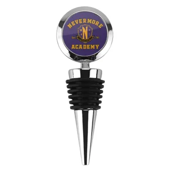 Wednesday Nevermore Academy University, Πώμα φιάλης μεταλλικό