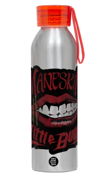 Maneskin lips — Αλουμινένιο Αθλητικό Μπουκάλι 650ml – Ασημί με Κόκκινο Καπάκι και Λουράκι Σιλικόνης
