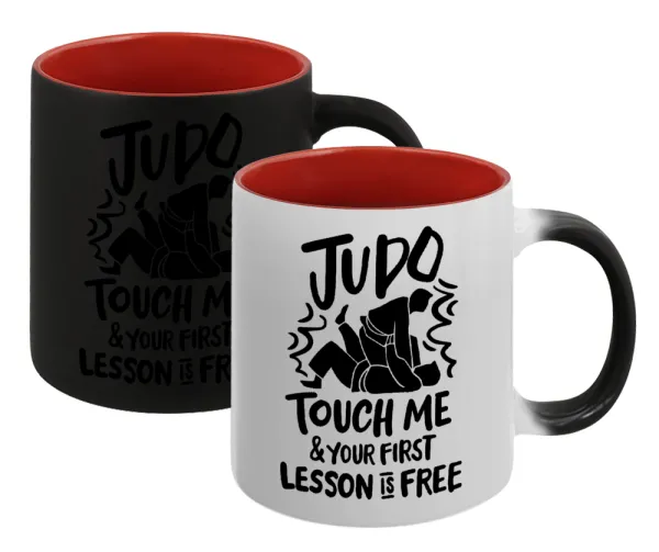 Judo Touch Me And Your First Lesson Is Free — Κούπα Μαγική εσωτερικό κόκκινο, κεραμική, 330ml που αλλάζει χρώμα με το ζεστό ρόφημα