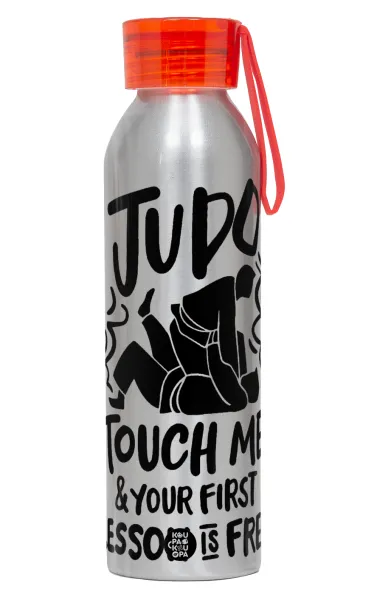 Judo Touch Me And Your First Lesson Is Free — Αλουμινένιο Αθλητικό Μπουκάλι 650ml – Ασημί με Κόκκινο Καπάκι και Λουράκι Σιλικόνης