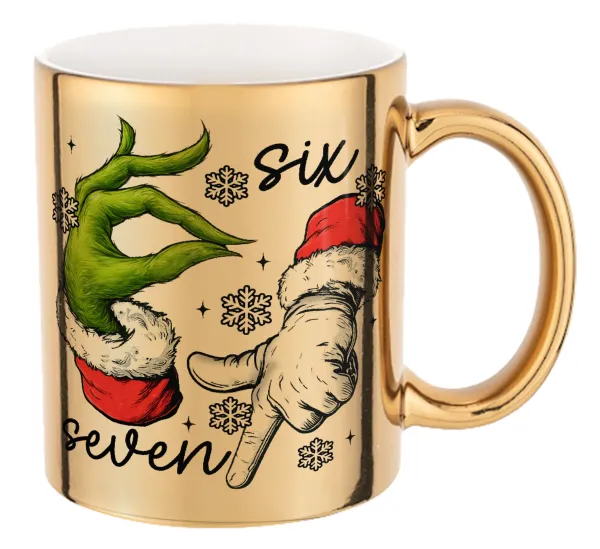 Christmas Meme SIX SEVEN (67) — Κούπα κεραμική, χρυσή καθρέπτης, 330ml