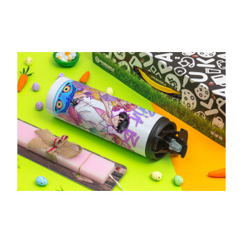 Huntrix Saja Boys, Πασχαλινή Λαμπάδα με Travel Tumbler θερμό με διπλό καπάκι (600ml, BPA free) & κερί αρωματικό πλακέ (30cm) (ΡΟΖ)