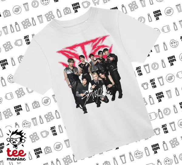 Stray Kids k-pop band — ΛΕΥΚΟ Άνετο παιδικό T-Shirt από 100% βαμβάκι, για κάθε μέρα. Vegan & OEKO-TEX πιστοποιημένο.