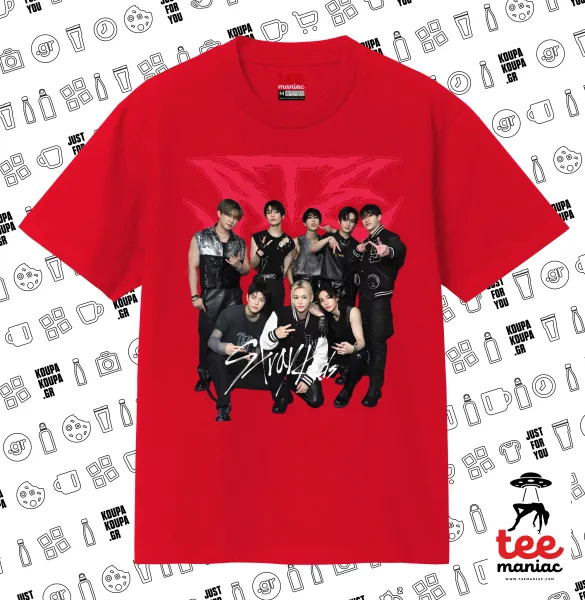 Stray Kids k-pop band — ΚΟΚΚΙΝΟ Κλασικό T-Shirt, διπλής ραφής, χωρίς πλευρικές ραφές από 100% βαμβάκι. Vegan & OEKO-TEX πιστοποιημένο.