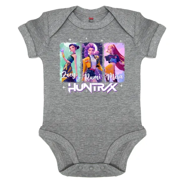 HUNTR/X K-pop girl group — Βρεφικό φορμάκι μωρού, 0-18 μηνών, ΓΚΡΙ ΜΕΛΑΝΖΕ, 100% Organic Cotton, κοντομάνικο