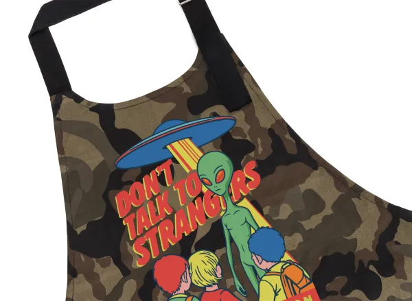 Don't Talk to Strangers — Chef's cooking apron with pockets, cotton, camouflage (adult, 100% cotton)