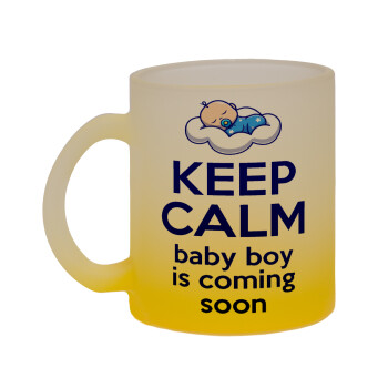 KEEP CALM baby boy is coming soon!!!, Κούπα γυάλινη δίχρωμη με βάση το κίτρινο ματ, 330ml