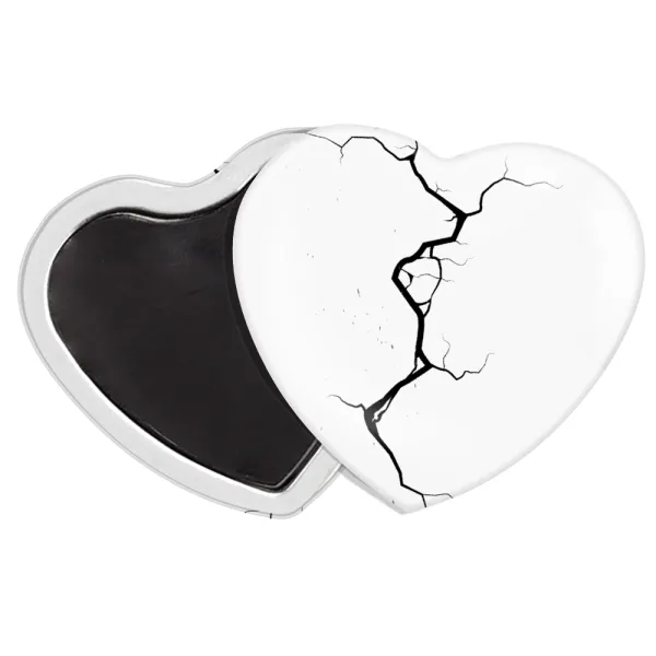 Cracked — Heart magnet (57x52mm)