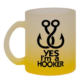 Yes i am Hooker, Κούπα γυάλινη δίχρωμη με βάση το κίτρινο ματ, 330ml