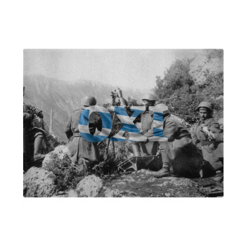 28η οκτωβρίου 1940, Επιφάνεια κοπής γυάλινη (38x28cm)